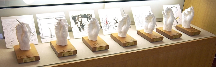 来館記念 石膏手型「マンガ家の手」