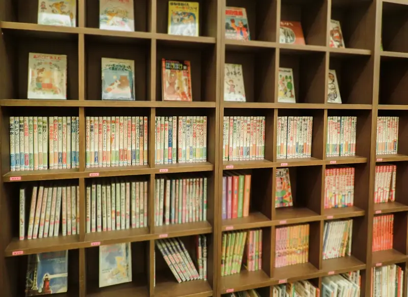 こども図書館に「まんがでよくわかる」シリーズが登場！ - 京都国際