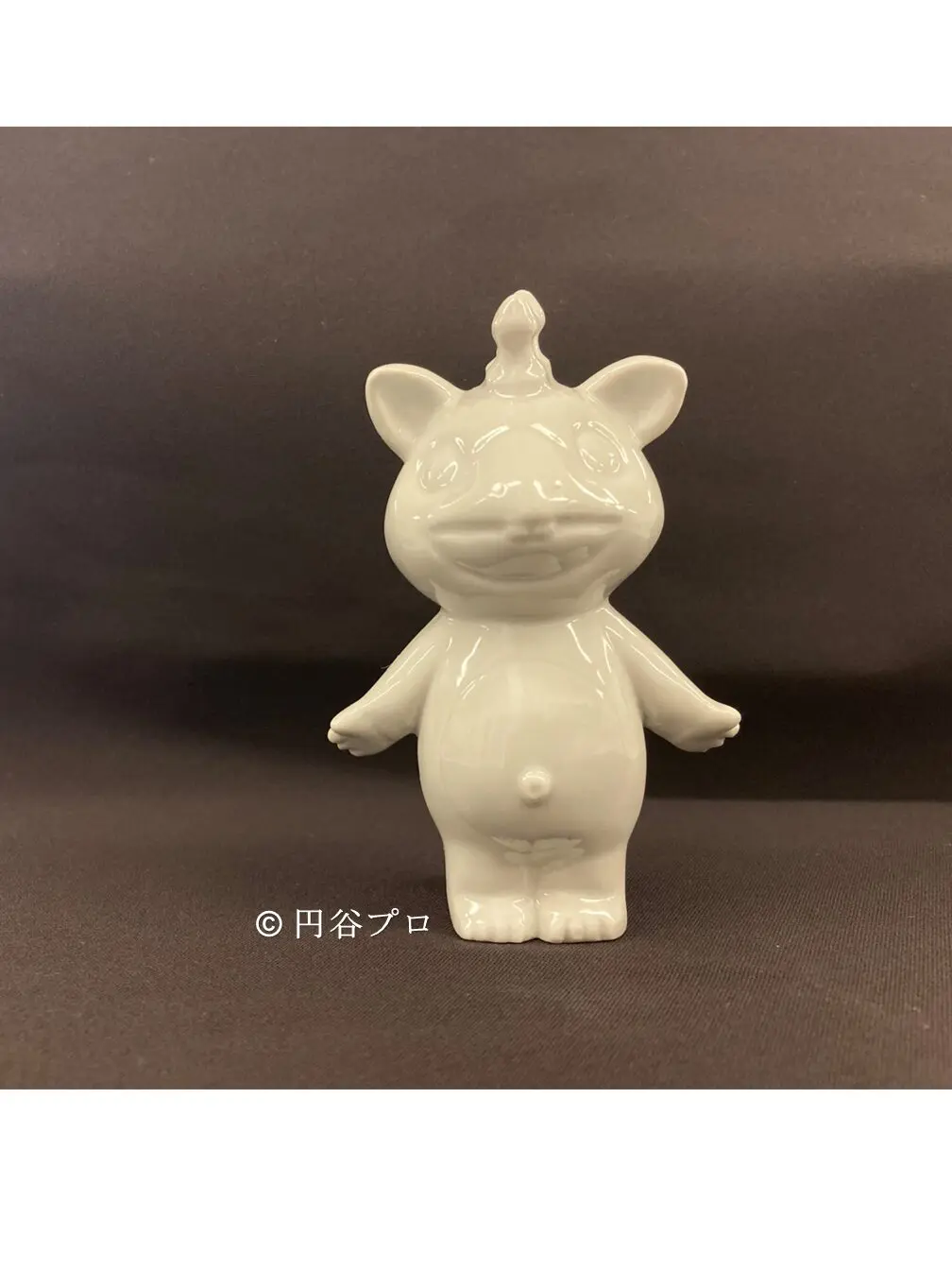 人気キャラクターの九谷焼絵付け体験 - 京都国際マンガミュージアム